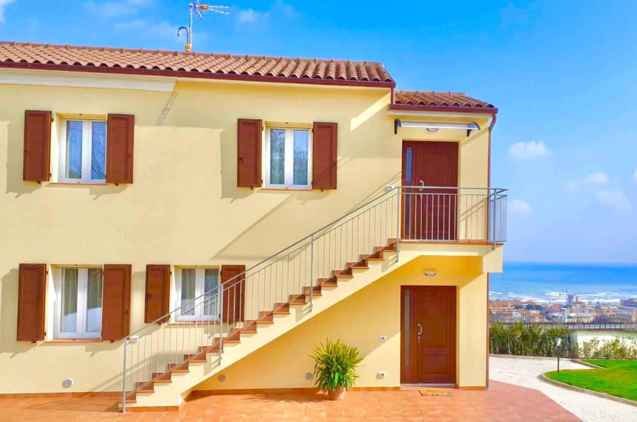 Casa Vacanze Con Vista Mare E Giardino - Amanecer Marzocca di Senigallia Luaran gambar