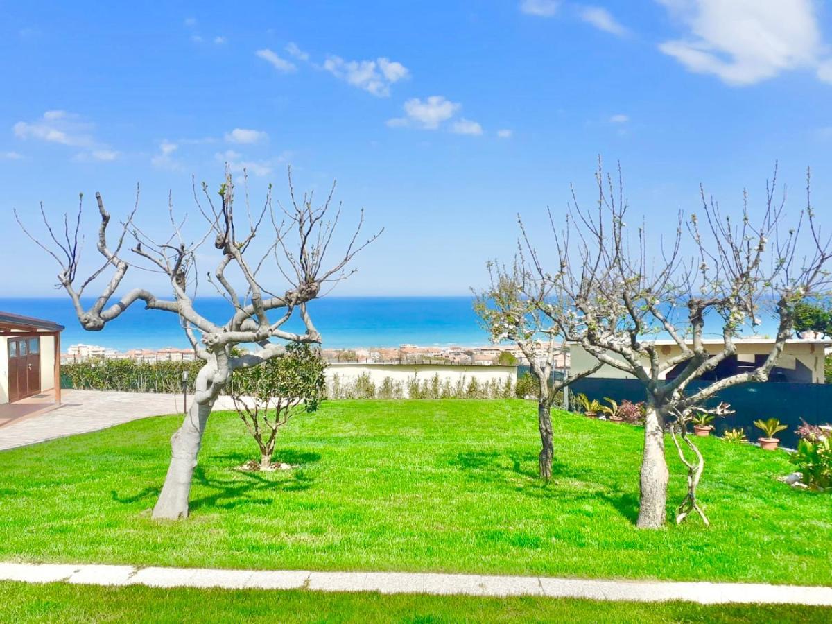 Casa Vacanze Con Vista Mare E Giardino - Amanecer Marzocca di Senigallia Luaran gambar
